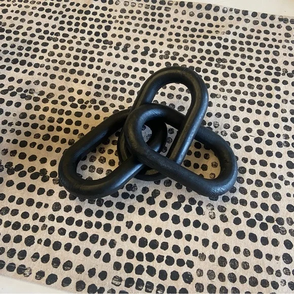 Modern Black Chain Link Decor - Picture 5 of 5